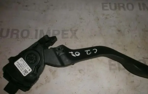 Peugeot 207 Accelerator throttle pedal 968143438000 6pv00908302