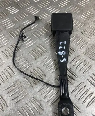Front seatbelt buckle