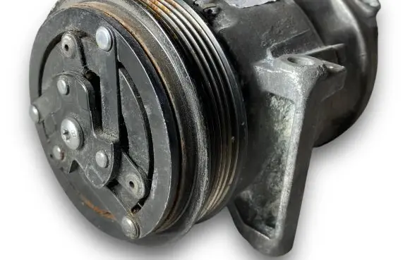 Alfa Romeo Giulietta Air conditioning (A/C) compressor (pump) 50509534