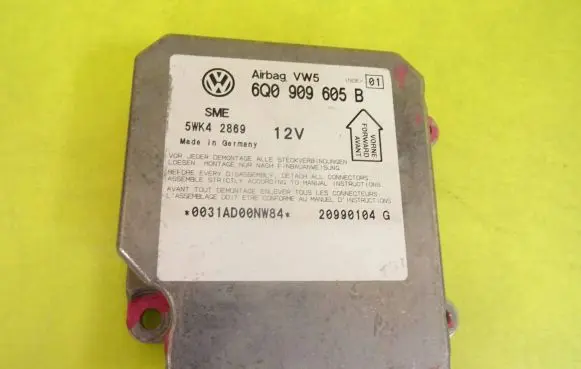 Volkswagen PASSAT B5 Airbag control unit/module 6Q0909605B