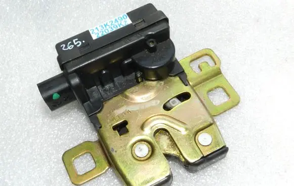 Mini One - Cooper R50 - 53 Tailgate/trunk/boot lock/catch/latch 51247131137 7131137