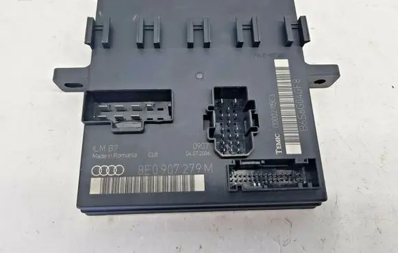 Audi A4 S4 B7 8E 8H Comfort/convenience module 8E0907279M nr2325