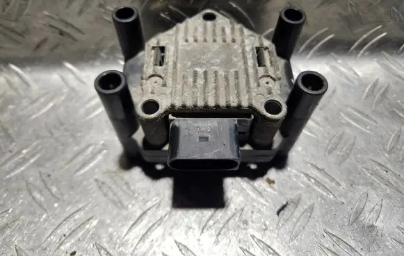 Seat Altea High voltage ignition coil 06850788