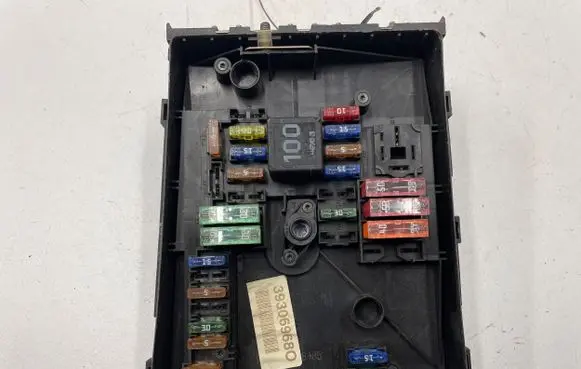 Volkswagen Golf V Fuse module 1K0937125A 017183071