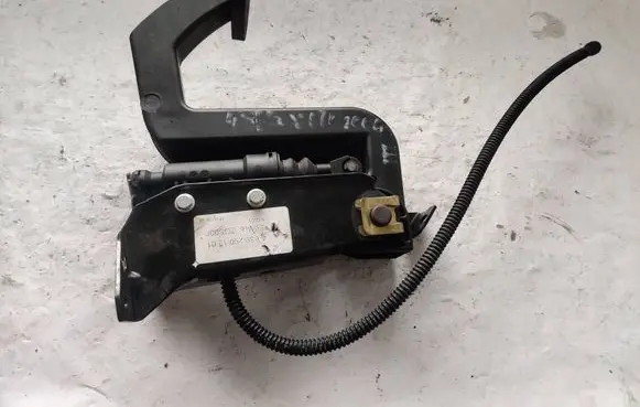 Mercedes-Benz Vito Viano W639 Clutch pedal A6392901201 ZGS006 03W48