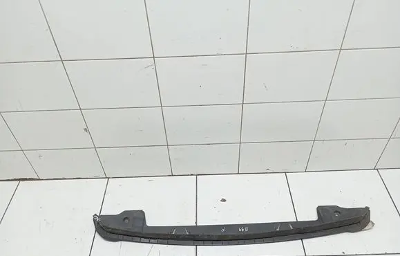 Front bumper lip