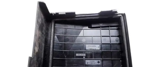 Skoda Octavia Mk2 (1Z) Fuse box cover 1K0937132F