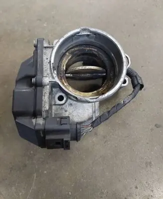 Volkswagen Touran I Throttle valve 03g128063a