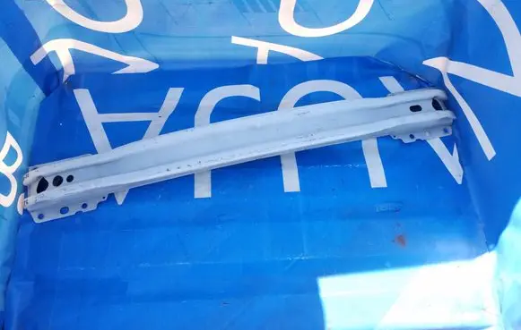 Volvo V70 Front bumper cross member 30791152