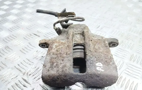 Volkswagen PASSAT B3 Front brake caliper