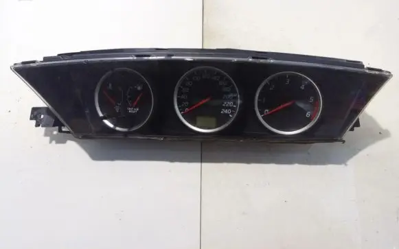 Nissan Primera Speedometer (instrument cluster) av619 2493016