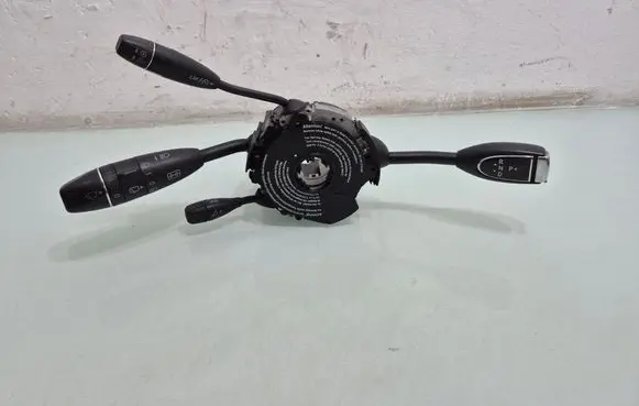 Wiper turn signal indicator stalk/switch