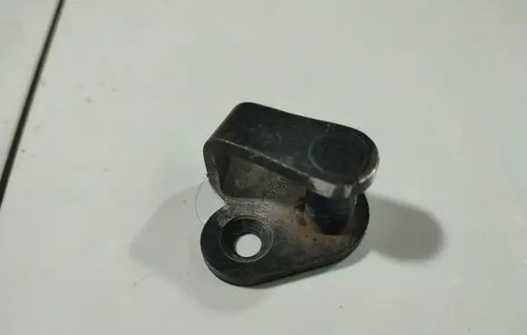 Peugeot 206 Front door lock loop/hook striker 