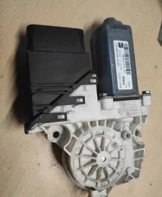 Seat Altea XL Rear door window regulator motor 1K0959703AE