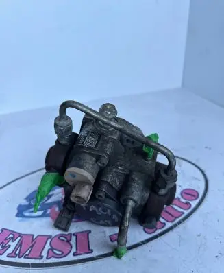Toyota Avensis T250 Fuel injection high pressure pump 221000R020