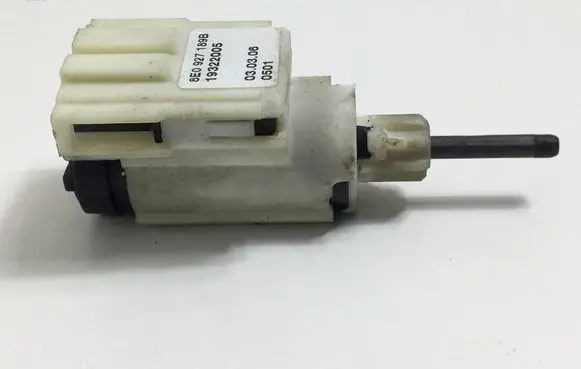 Audi A4 S4 B7 8E 8H Brake pedal sensor switch 8E0927189B