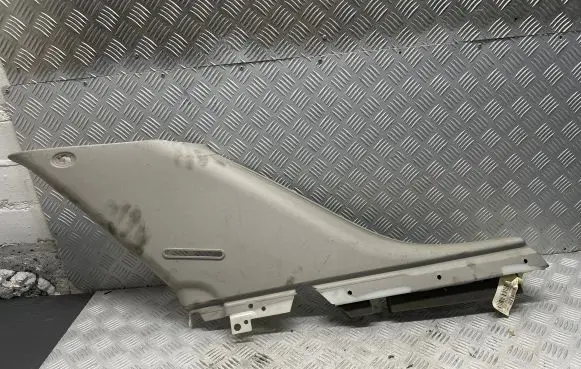 Mercedes-Benz ML W164 (C) pillar trim A1646902025