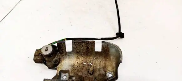 Volvo S40, V40 Front door lock (next to the handle) 
