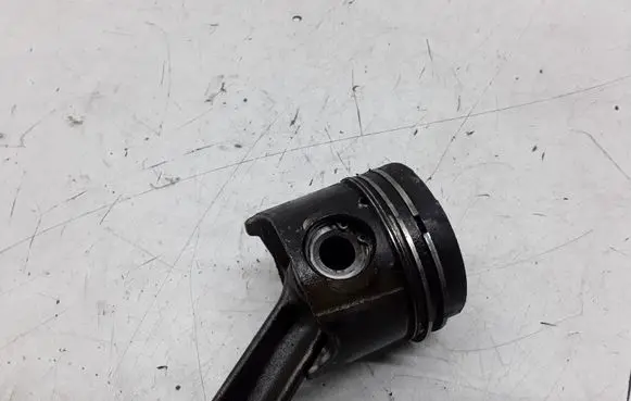 Renault Trafic II (X83) Piston with connecting rod 080279