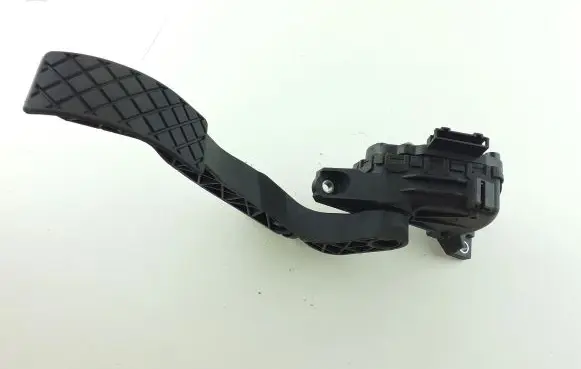 Audi A6 S6 C5 4B Accelerator throttle pedal 8D1723523E KL8695