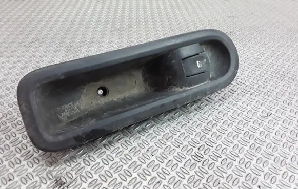 Renault Twingo II Electric window control switch