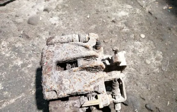 Renault Trafic II (X83) Rear brake caliper