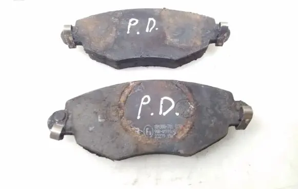 Ford Mondeo Mk III Brake pads (front) 