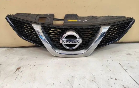 Nissan Qashqai Front grill 5580U100 A085
