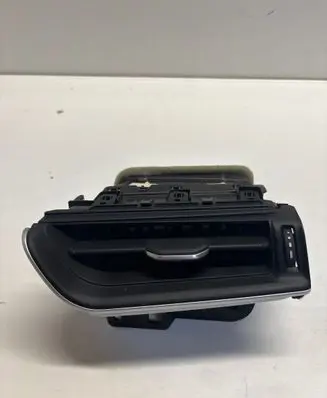 Jeep Grand Cherokee WL Cabin air duct channel 9963015 6PK92TRMAA 40824A01