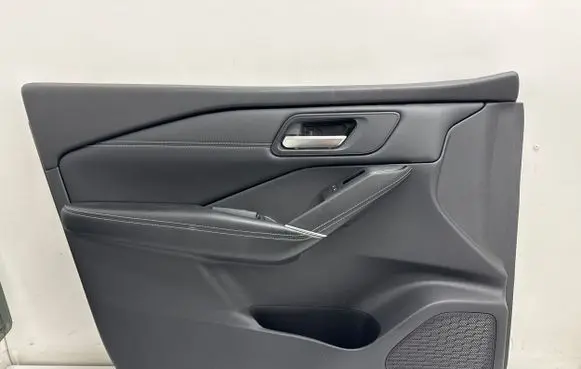 Nissan Qashqai J12 Front door card panel trim 809A16UA0A 809666UA001