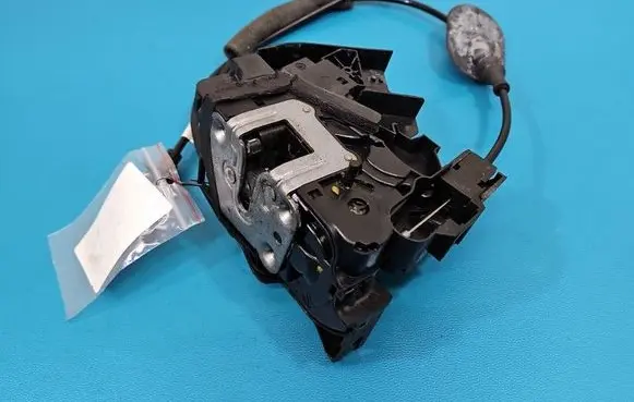Renault Talisman Rear door lock 825039922R IMPRK1591931