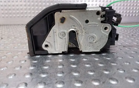 BMW 1 E81 E87 Rear door lock S26372337 7202148