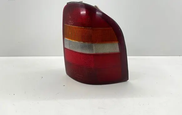 Ford Mondeo MK I Rear/tail lights 93BG13N004EA