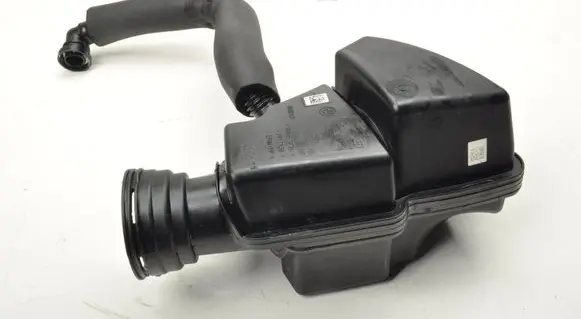 BMW 4 G22 G23 G24 G26 Intake resonator 8656981