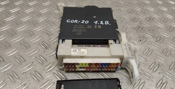 Toyota Corolla E210 E21 Fuse module 63589313 8273002P80 110003G9N19051