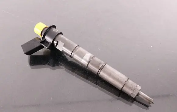 BMW X5 F15 Fuel injector 0445118 8508153