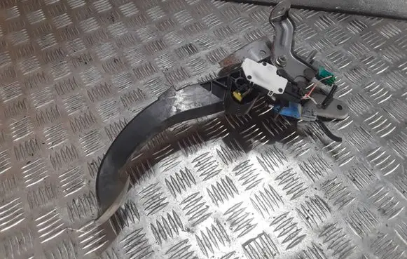 Renault Scenic II - Grand scenic II Brake pedal