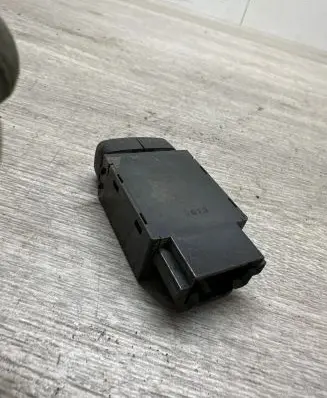Fog light switch