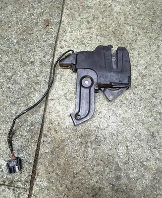 BMW 3 E46 Tailgate lock latch 8248313 12726