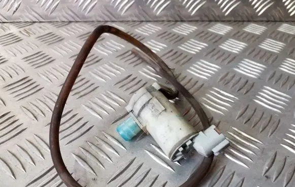 Infiniti FX Windscreen/windshield washer pump 2224621A