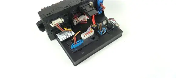 Mercedes-Benz E W211 SAM control unit 2115457701