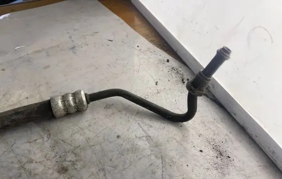 Power steering hose/pipe/line