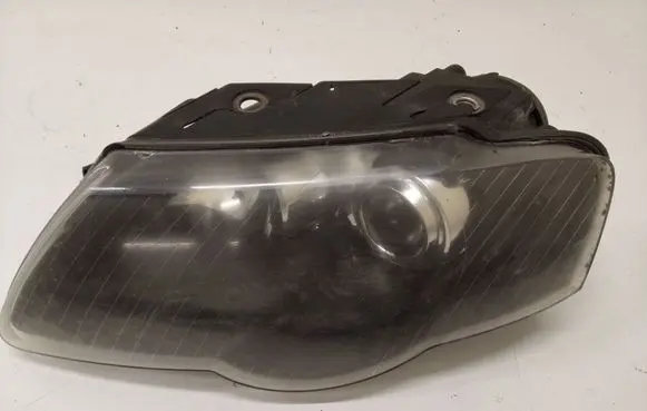 Volkswagen PASSAT B6 Headlight/headlamp D411101L