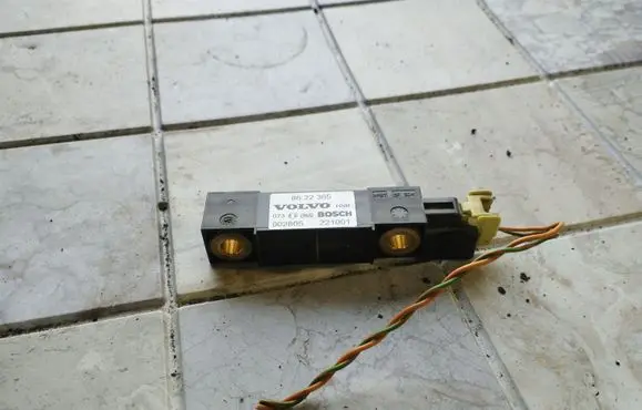 Volvo S80 Airbag deployment crash/impact sensor 8622365