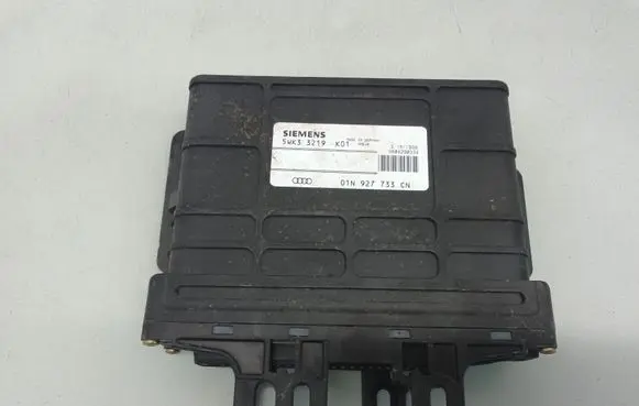 Volkswagen PASSAT B5 Gearbox control unit/module 01N927733cn