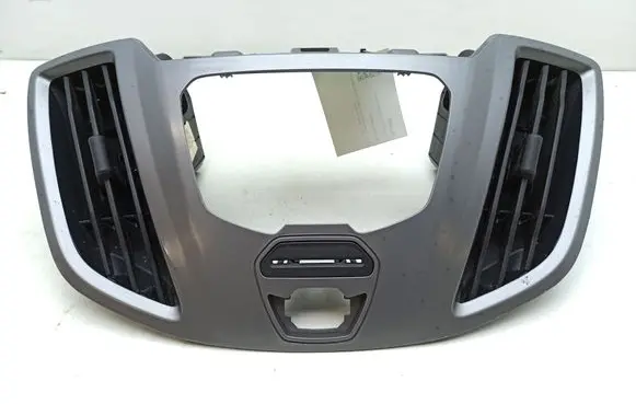Radio/GPS head unit trim