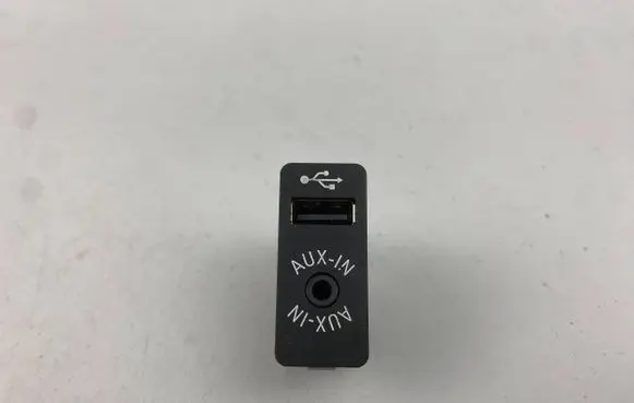 Mini One - Cooper F56 F55 USB socket connector 9266607