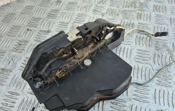 BMW 7 F01 F02 F03 F04 Front door lock 7185689