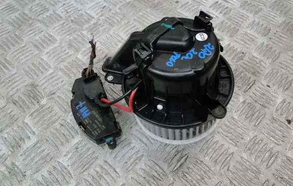 Volkswagen Polo VI Heater blower motor/fan resistor