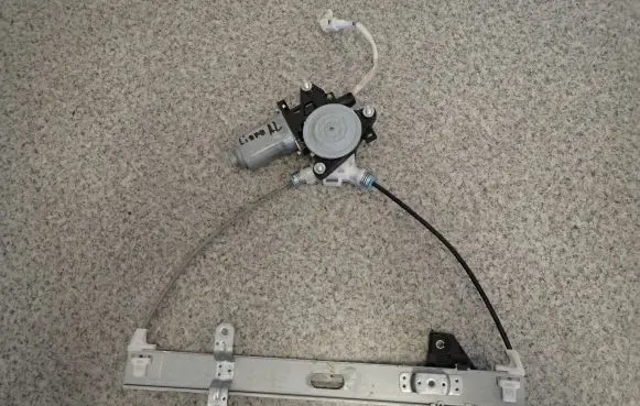 Suzuki Liana Front door window regulator with motor